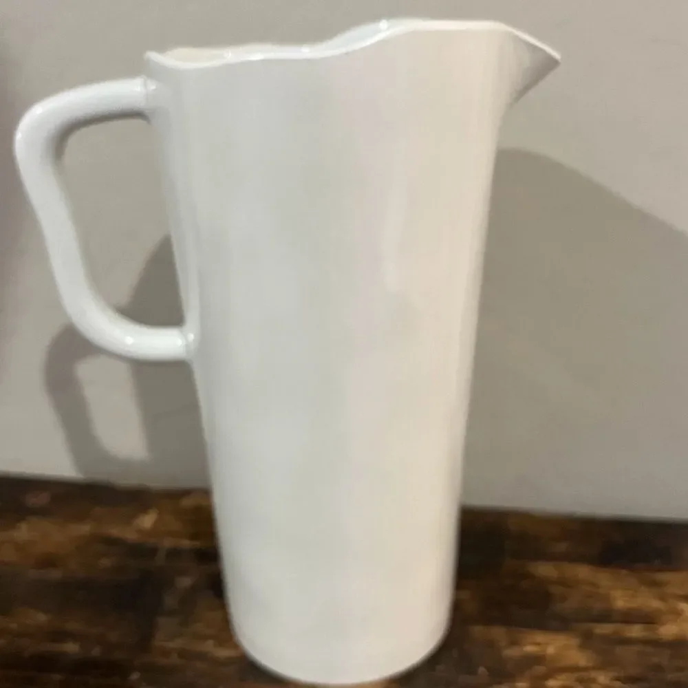 Rae Dunn Ice Tea Pitcher NWT never used white plastic